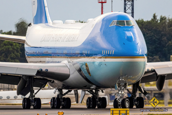 Boeing VC-25A (747-2G4B)